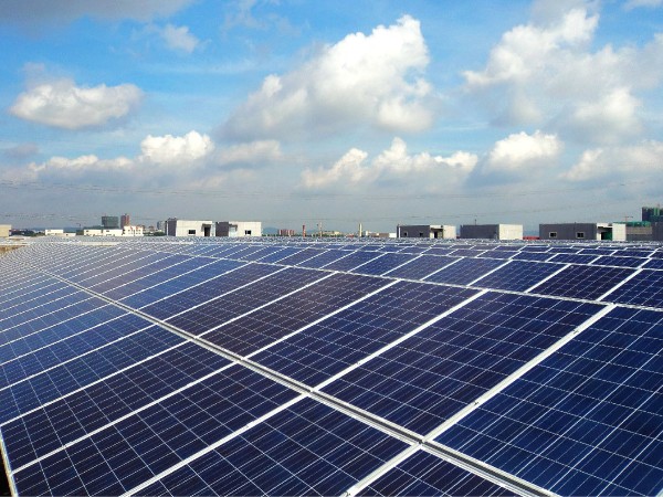 雙玻光伏組件邊緣為何會(huì)產(chǎn)生氣泡？該怎么解決？